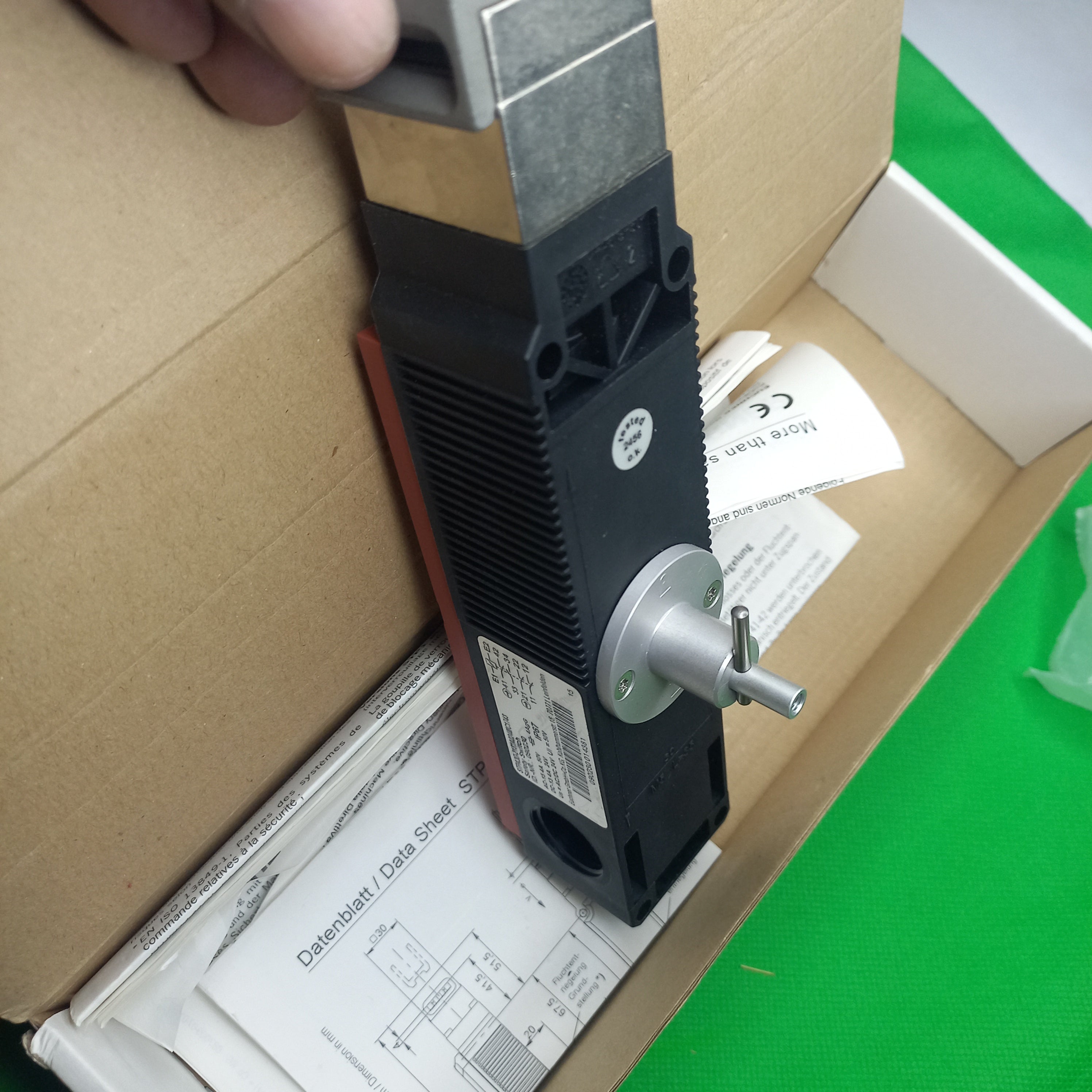 Euchner STPA3D-2131A024MC1743 (Order no. 090230) Safety Switch
