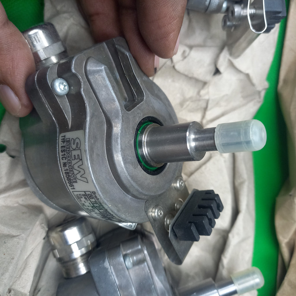 ES1C 1858661 185 8 661 OG 72 DN 1024 CI INCREMENTAL ENCODER