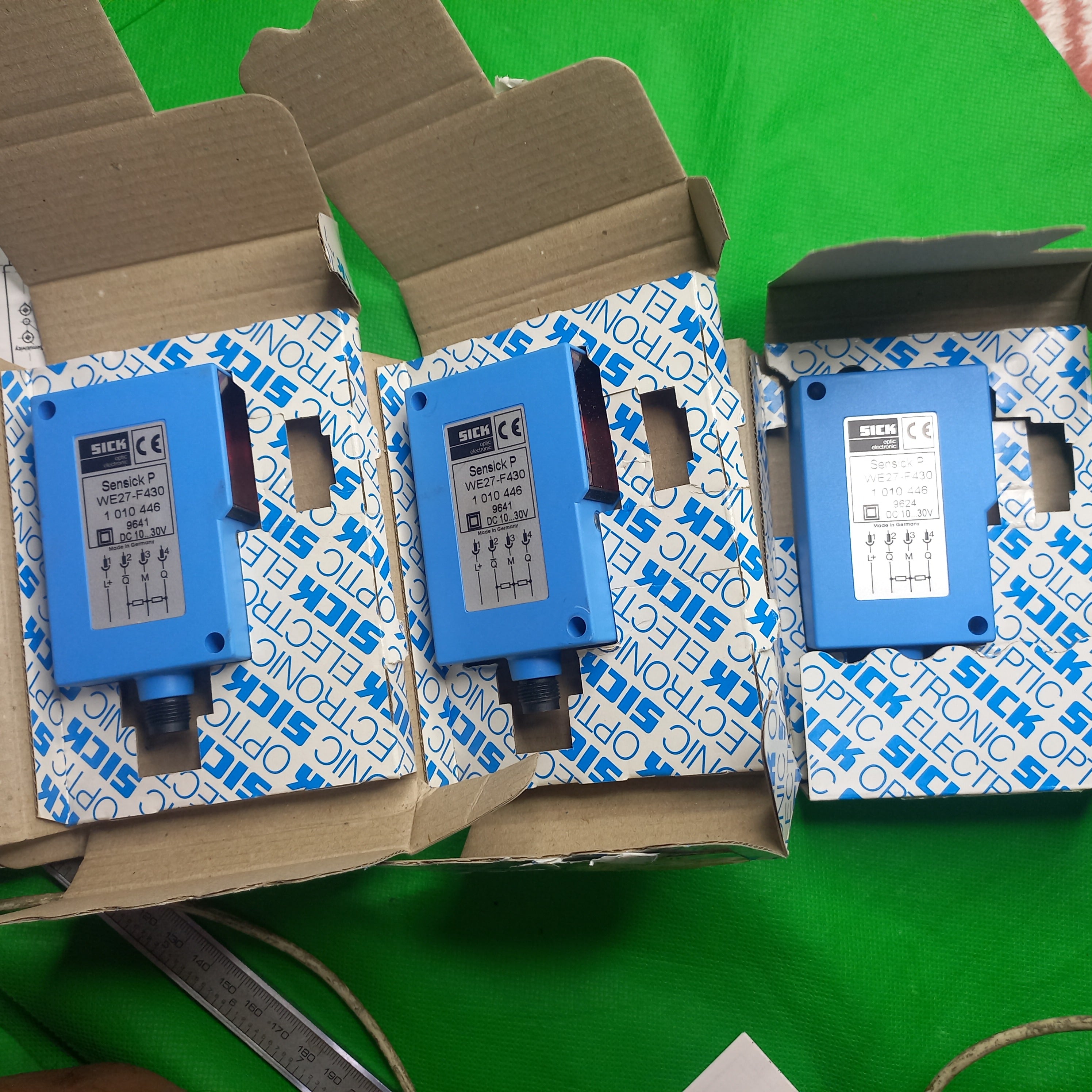 Sick Sensick P, 1 010 446,  WE27-F430, 1 010 446, 1010446, DC 10-30V Photosensor Redlight