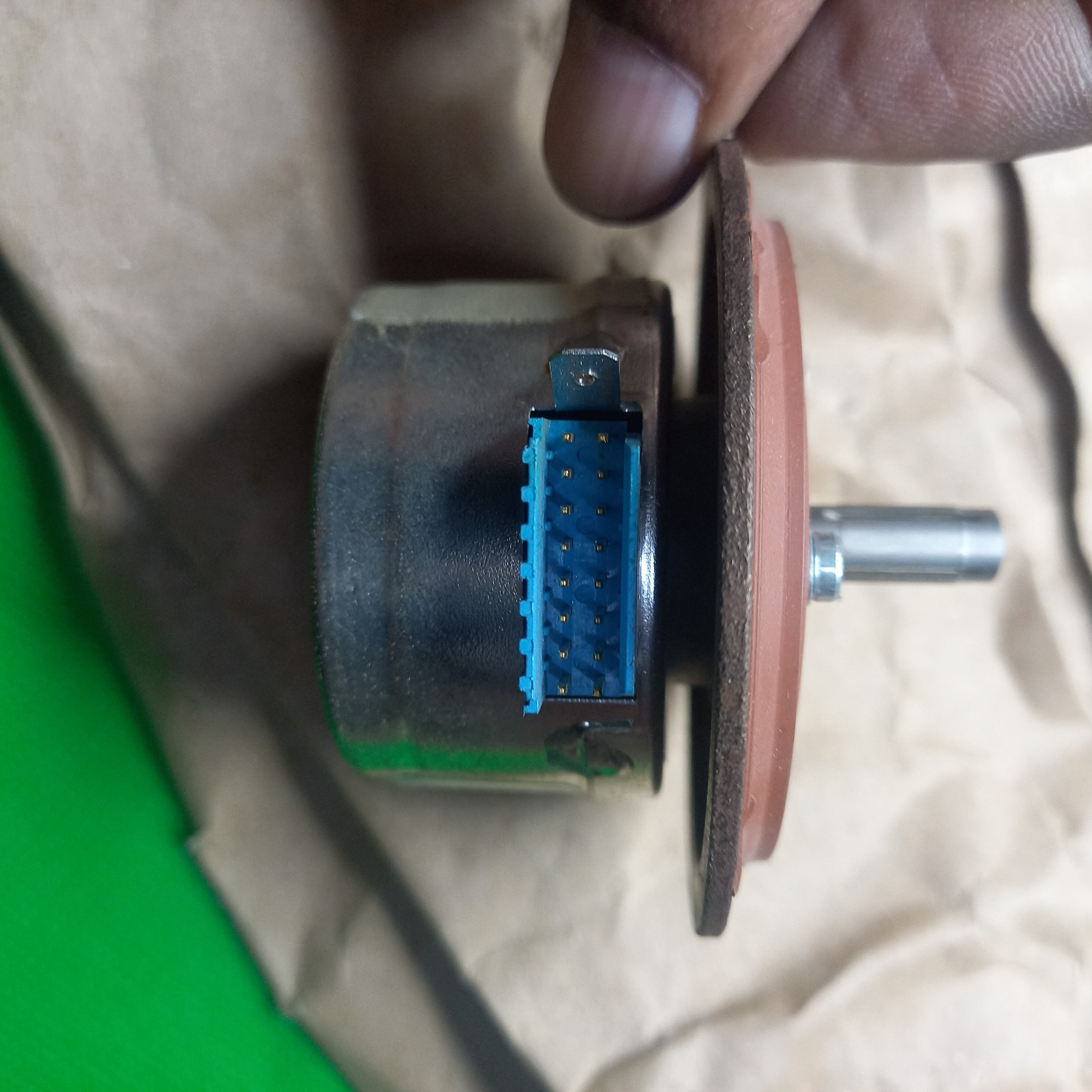 CNS 50 encoder for motor installation 16 pin connector and 7mm shaft 4096  pulse 4 Pole pair