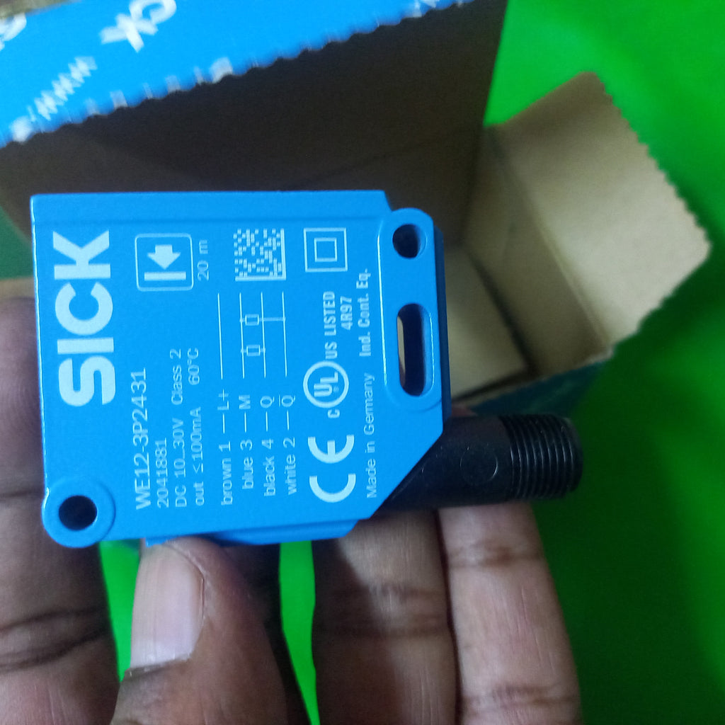 Printed details specifications on  WE 12-3P2431, Through- beam Photoelectric Sensor, Part number 2041881