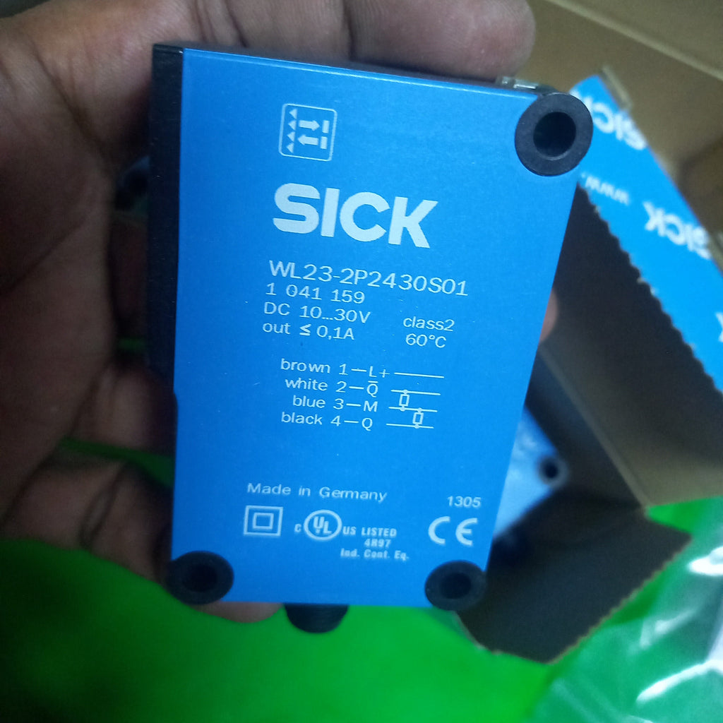 Specification sticker of Sick W23-2, WL232P2430S01, 1041159_Reliable detection of stretch foil wrapped pallets