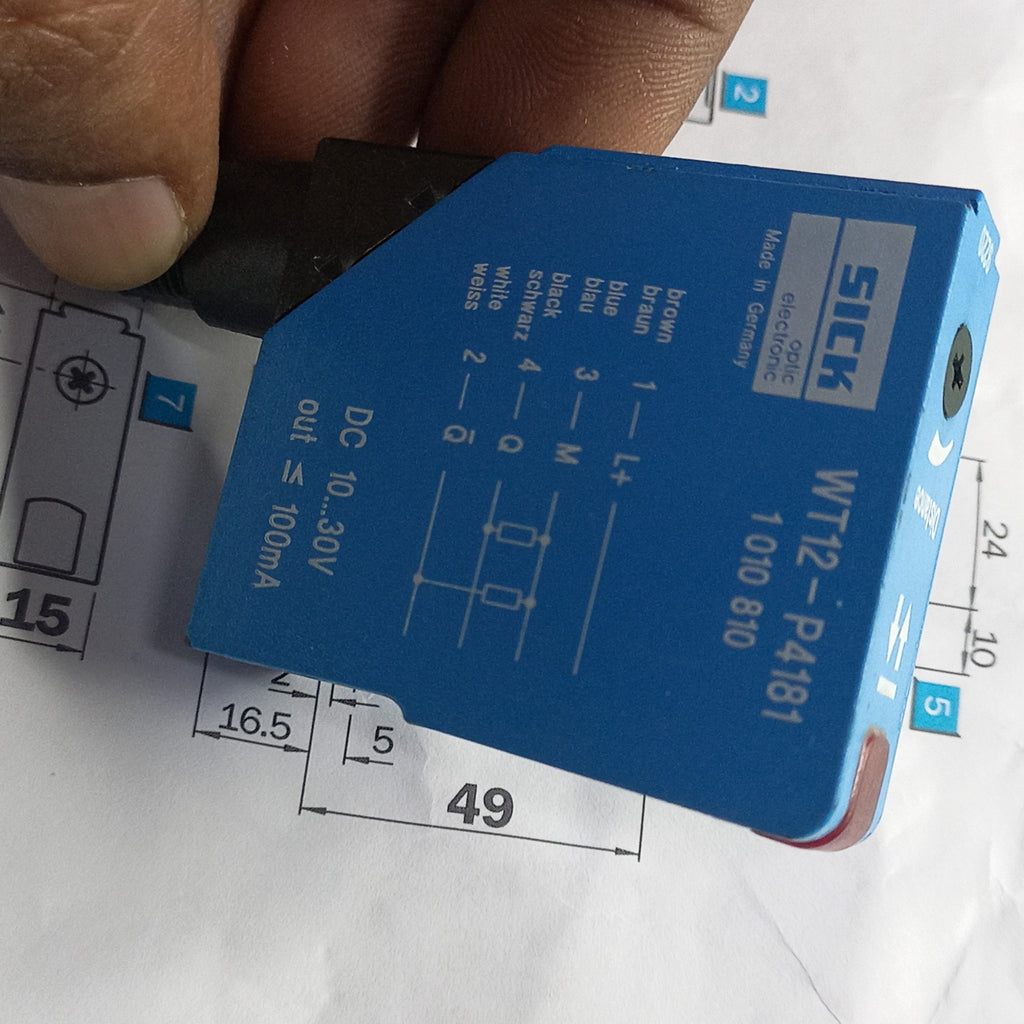 specification sticker printed on WT12-P4181, 1 010 810, Dc 10..30V, Photoelectric proximity sensor
Background suppression
20 mm ... 250 mm 
Switching output PNP
Switching mode Light/dark switching