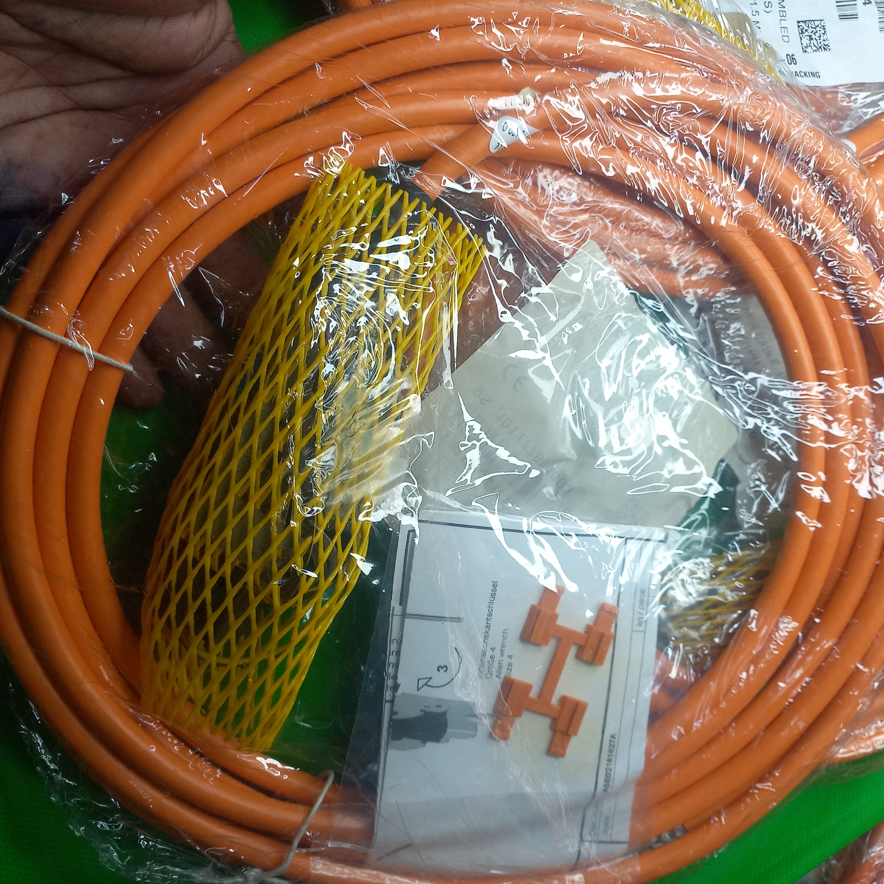 Siemens 6FX50025CS021AF0 POWER CABLE,PREFAB,MC500,5M