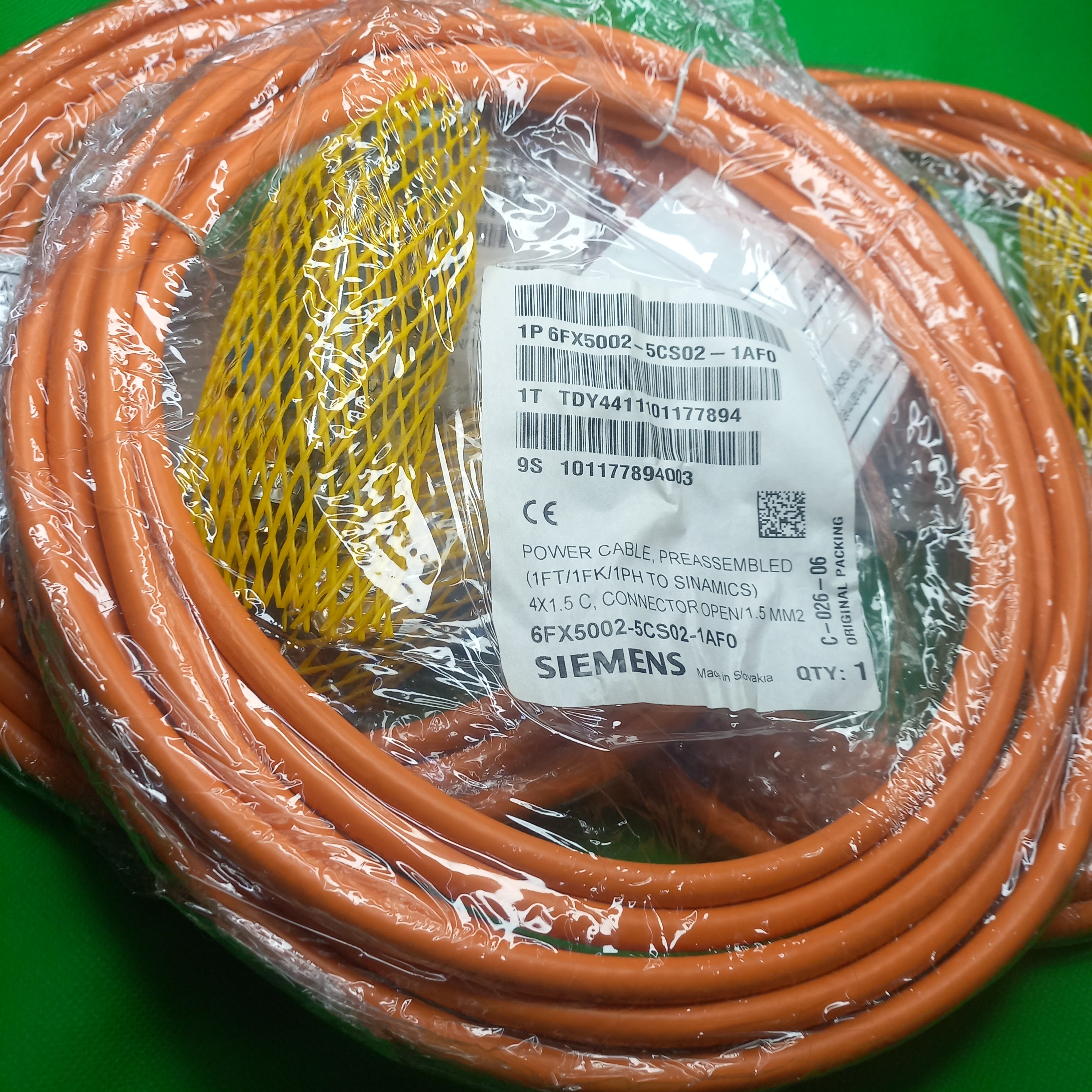 Original Siemens Cables    Siemens 6FX50025CS021AF0 POWER CABLE,PREFAB,MC500,5M