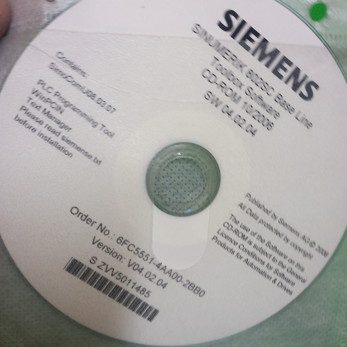 Sinumerik 802SC Base Line_ ToolBox Software_CD -Rom 10/2006 SW 04.02.04
Contains : 
SimocomU08.03.07
PLC Programming Tool
WIN PCIN 
Text Manager
Order number : 6FC5551-4AA00-2BB0
Version V04.02.04
Published by siemens AG @2006