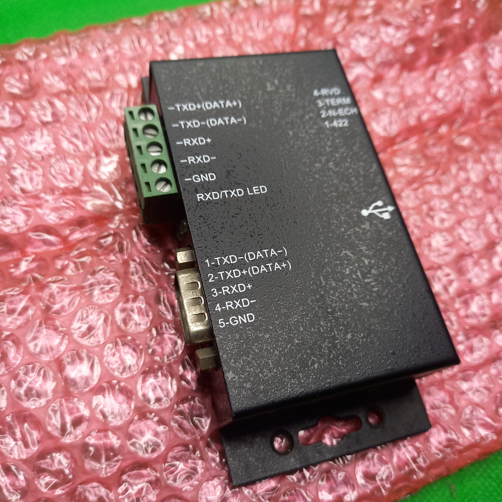 Provides one RS422/485 port while powering the device through USB
• RS-485 mode supports Auto Transceiver Turn Around (ATTA)
• Compatible with both USB 2.0 and USB 1.1
• RS422/485 Baud rate up to 921.6 Kbps
• Supports DB9 and terminal block connecto
