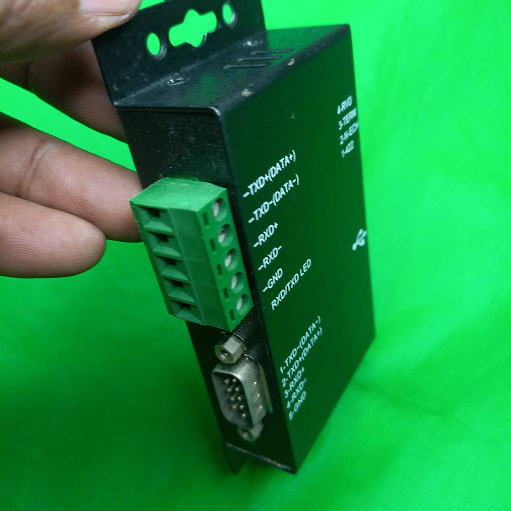 The ICUSB422IS 1 Port Metal Industrial USB to RS422/RS485 Serial Adapter w/ Isolation connects to a computer
using USB and allows you to connect any RS-422 or RS-485 serial device via the provided DB9 port or hard-wired to
the terminal block