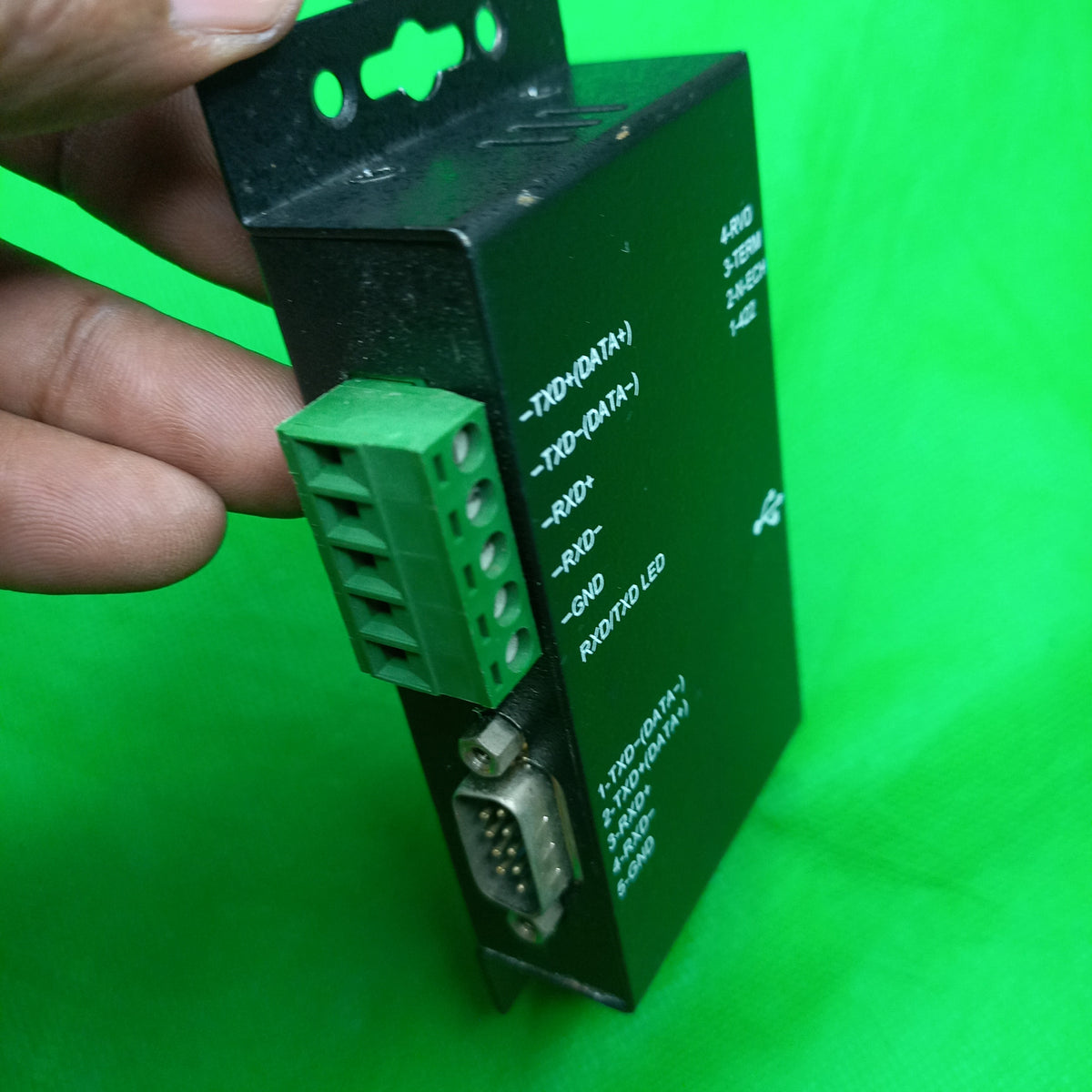 The ICUSB422IS 1 Port Metal Industrial USB to RS422/RS485 Serial Adapter w/ Isolation connects to a computer
using USB and allows you to connect any RS-422 or RS-485 serial device via the provided DB9 port or hard-wired to
the terminal block