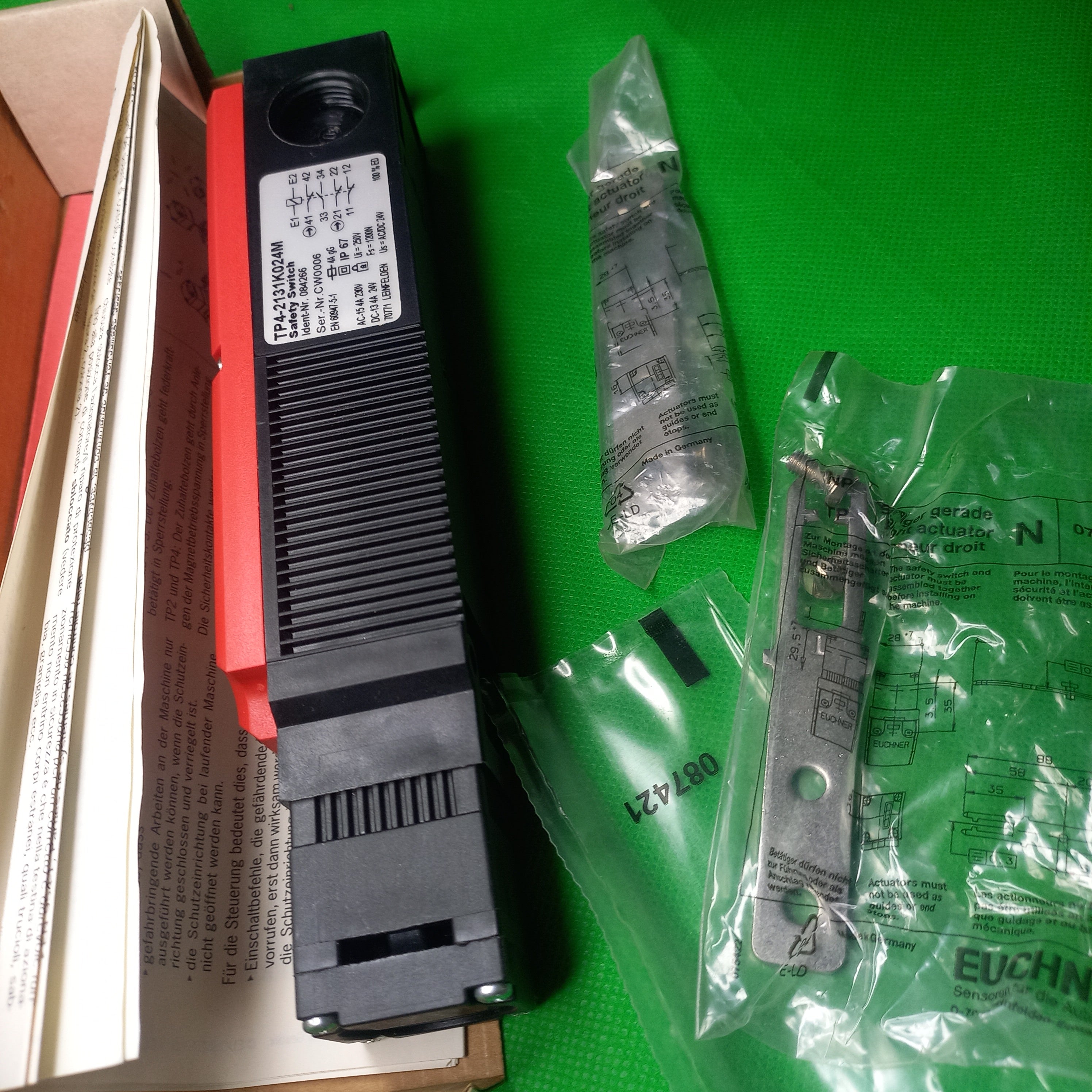 Euchner Safety Switch TP4-2131K024M (Order no. 084266)