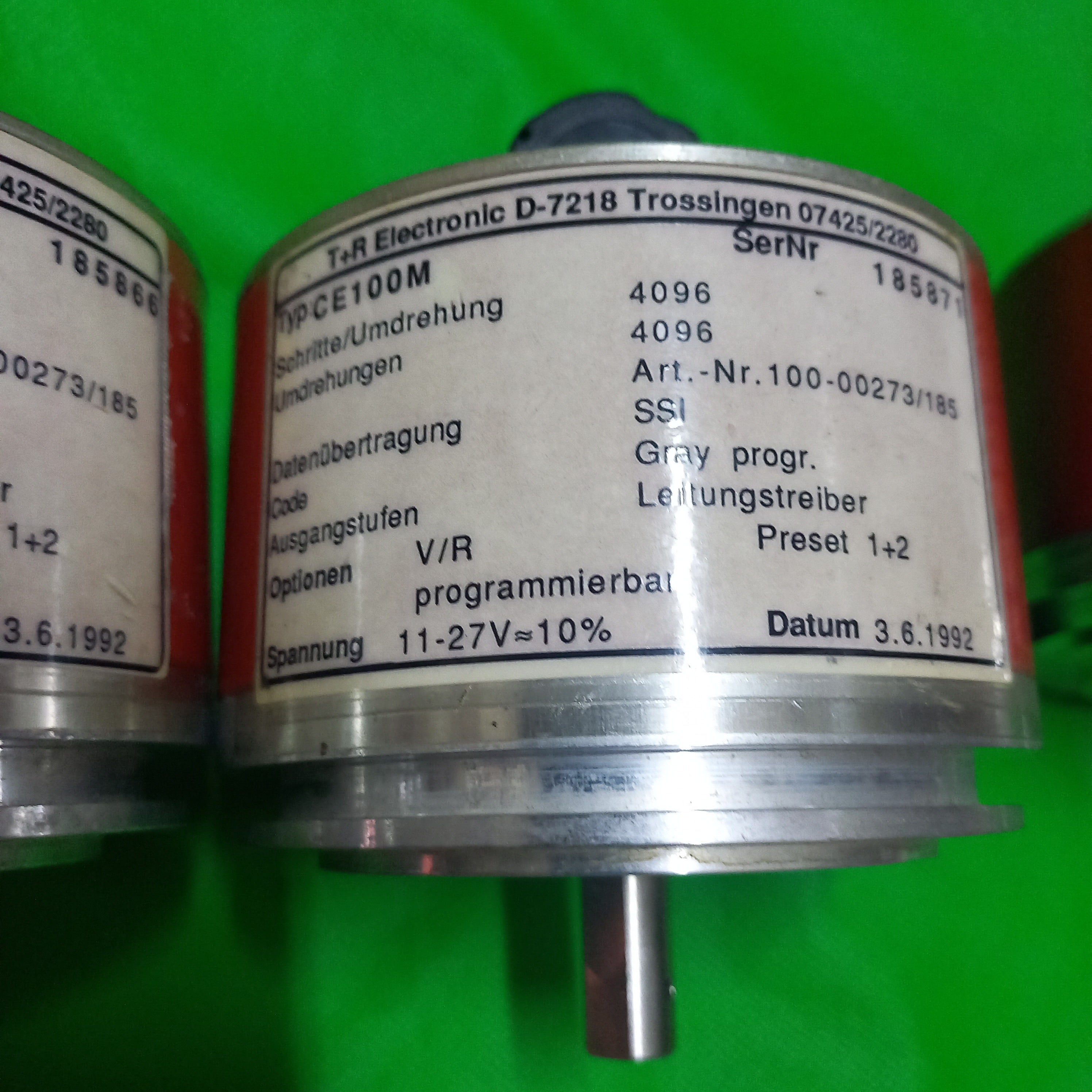 T+R Electronic CE-100-M ; CE-1OO-M ; CE 100M CE 1OOM CE100M CE1OOM 4096 Umdrehungen Drehgeber Encoder

Art. Nr. 100-00273/185 

SSI / Gray programmable Option: VR preset 1+2 ; 11-27Volts


