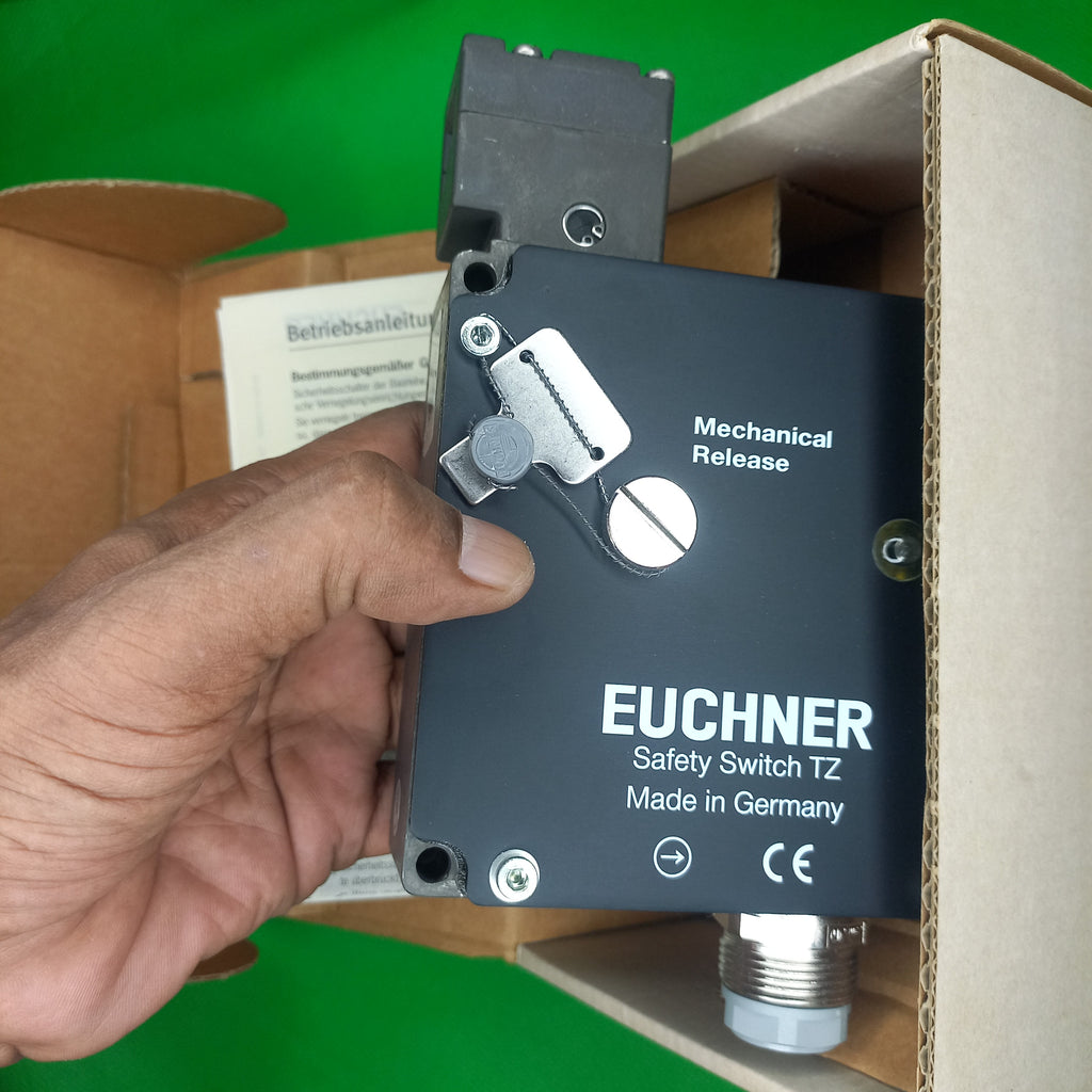safety switch mechanical release mechanism of or safety switch TZ1LE220SR6 (Order no. 046504)