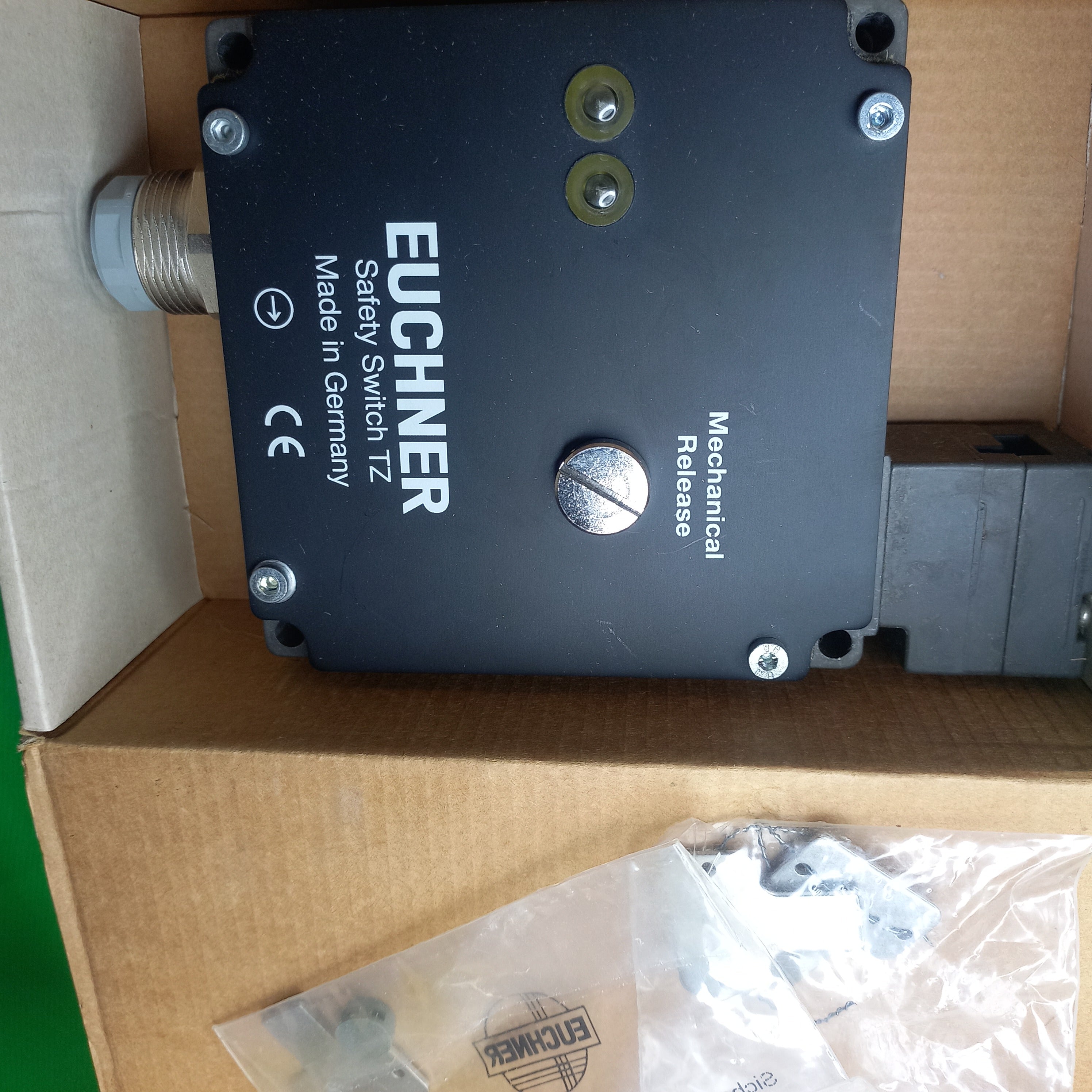 Inside the box photo of TZ1RE024SR6(Orderno.046190