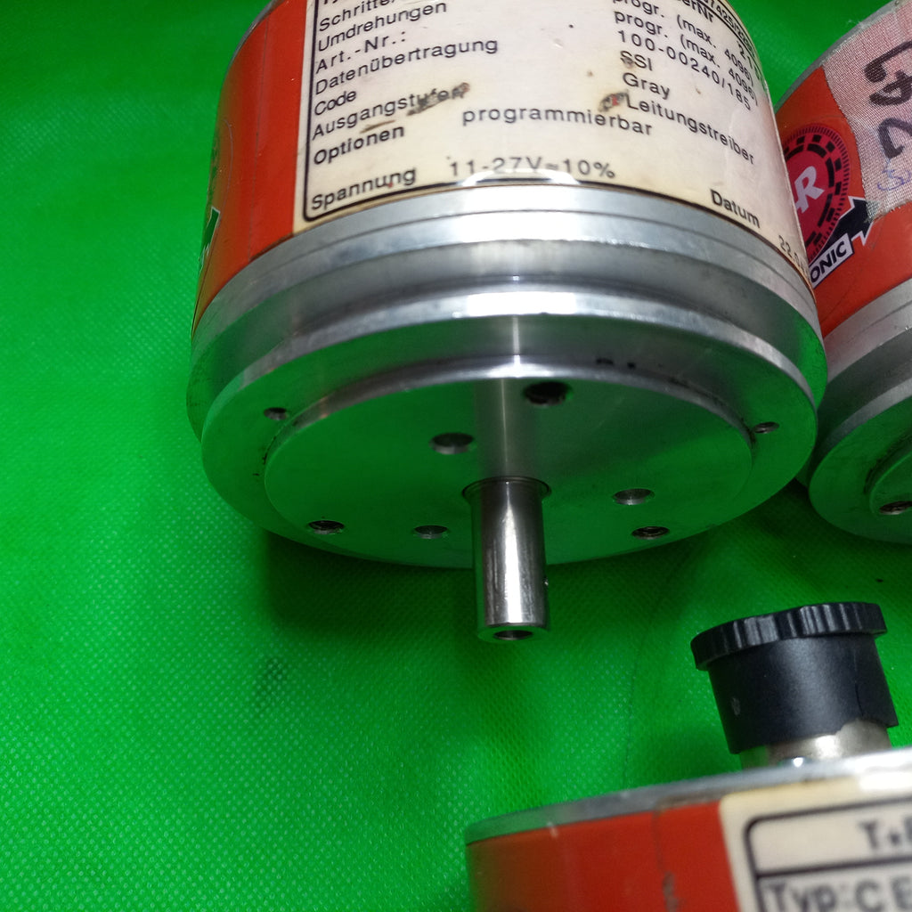T+R Encoder  100-00240/185 CE-100-M CE-1OO-M CE 100M CE 1OOM CE100M Grey
 

Location diameter: 100 PCD of holes:85 Encoder dia : 106
Absolute/Multi Turn-4096x4096/11-27Vdc/Shafted=14x23.75/ 
Steps / Revolution=4096Revolutions: 4096; GRAY-SSI
Location diameter: 100 PCD of holes:85 Encoder dia : 106
 
