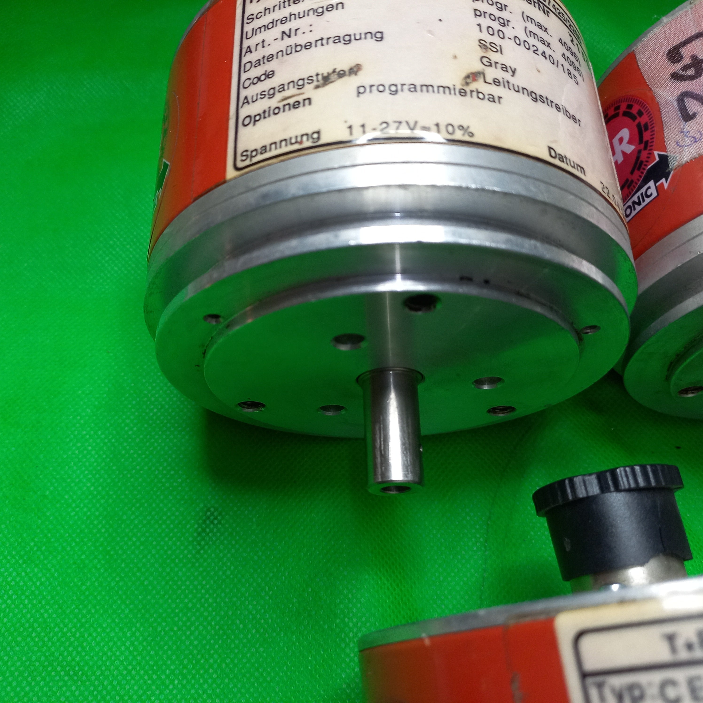 T+R Encoder  100-00240/185 CE-100-M CE-1OO-M CE 100M CE 1OOM CE100M Grey
 

Location diameter: 100 PCD of holes:85 Encoder dia : 106
Absolute/Multi Turn-4096x4096/11-27Vdc/Shafted=14x23.75/ 
Steps / Revolution=4096Revolutions: 4096; GRAY-SSI
Location diameter: 100 PCD of holes:85 Encoder dia : 106
 

