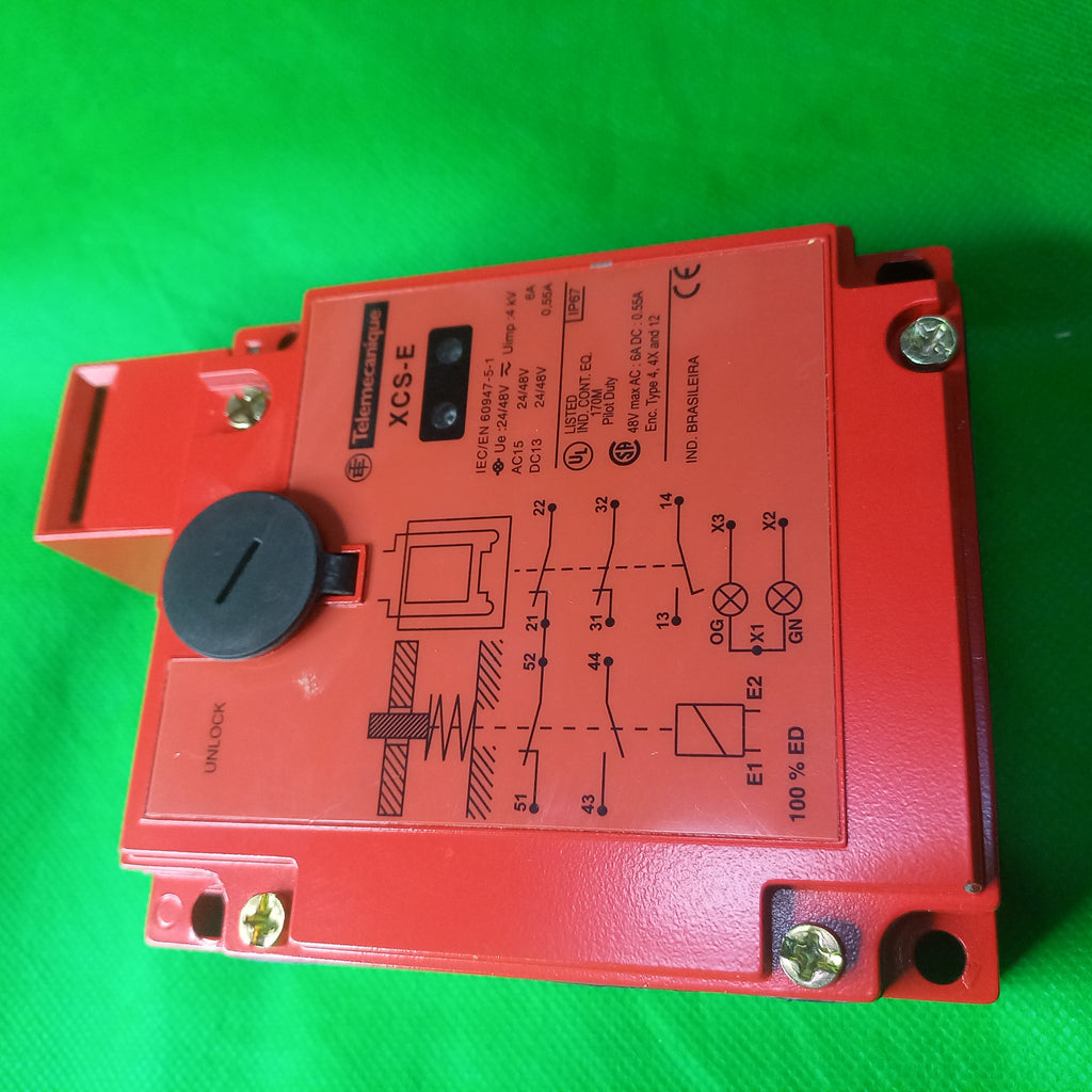 overall unoboxed view of  XCSE 7311 XCS-E7311 24V 