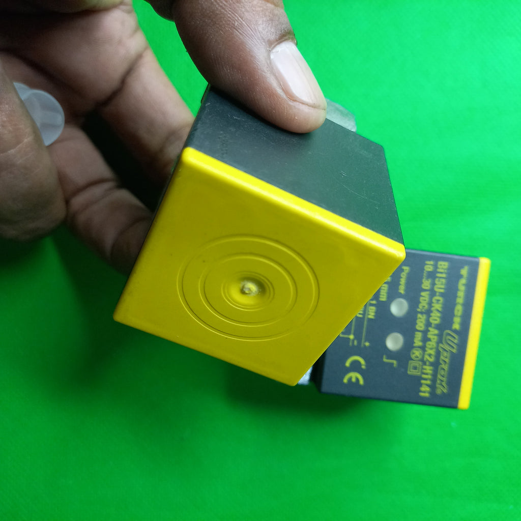 Active Sensing face of TurckBi15U-CK40-AP6X2-H1141