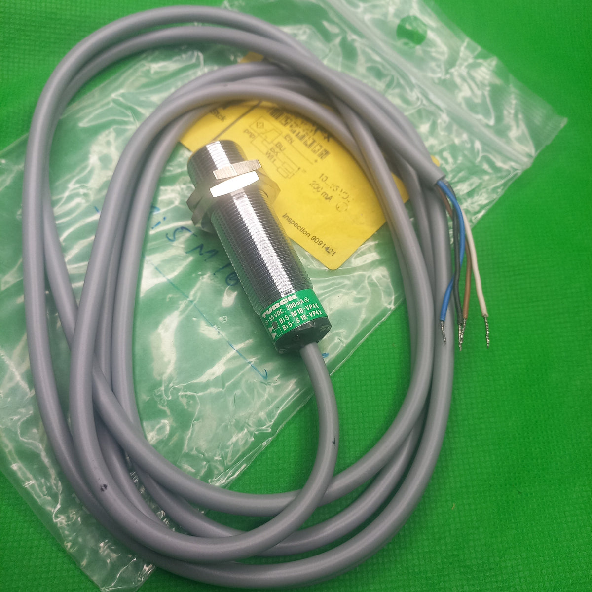 UNboxing photo of INDUCTIVE PROXIMITY SWITCH 5MM 10-65V DC DUAL PNP Turck, BI5-M18-VP4X  , 1561100,5MM 10-65V DC DUAL PNP
Manufacturer Code: 1561100