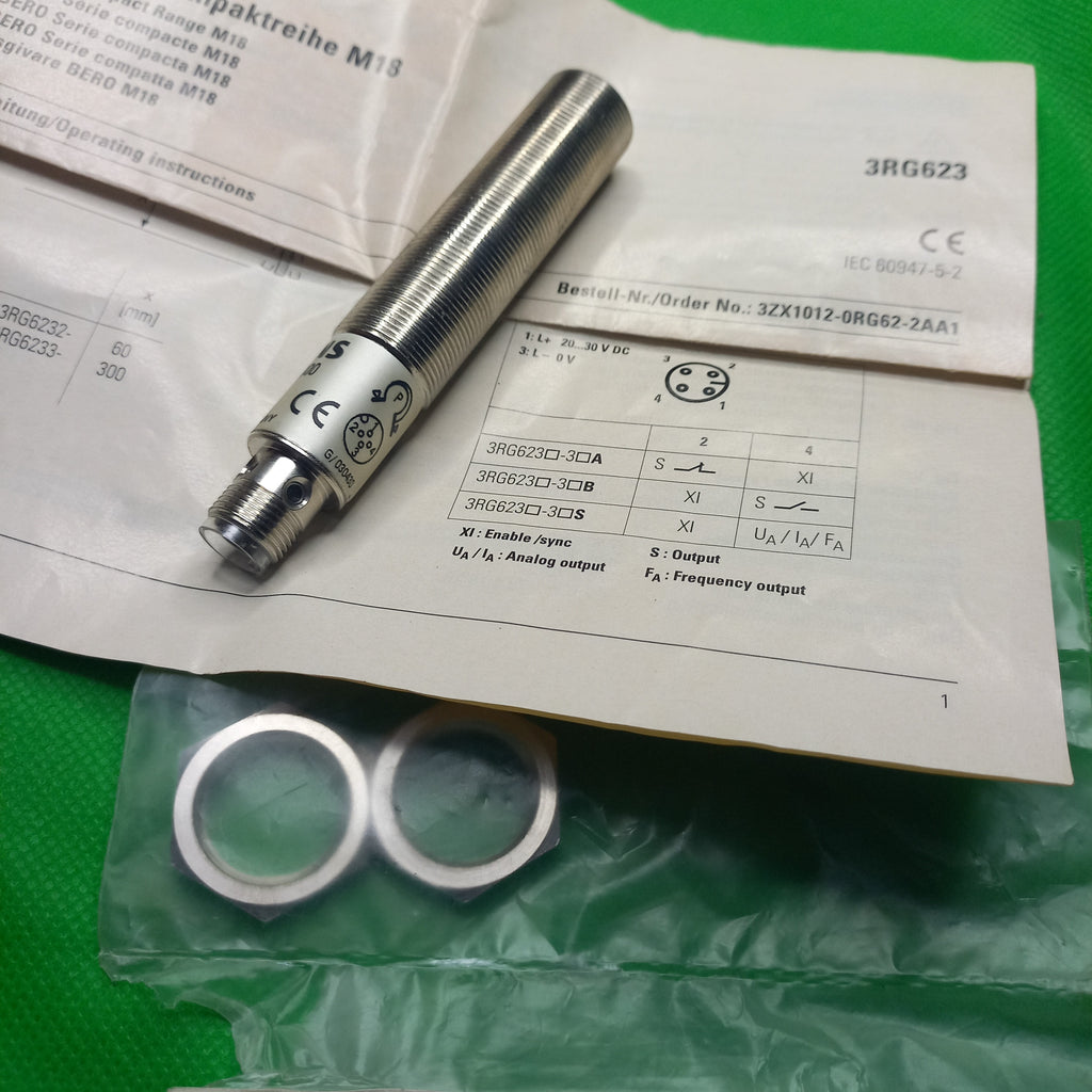 Siemens 3RG6232-3AB00 Ultrasonic sensor Sonar BERO 20-30VDC 50...300 mm 
