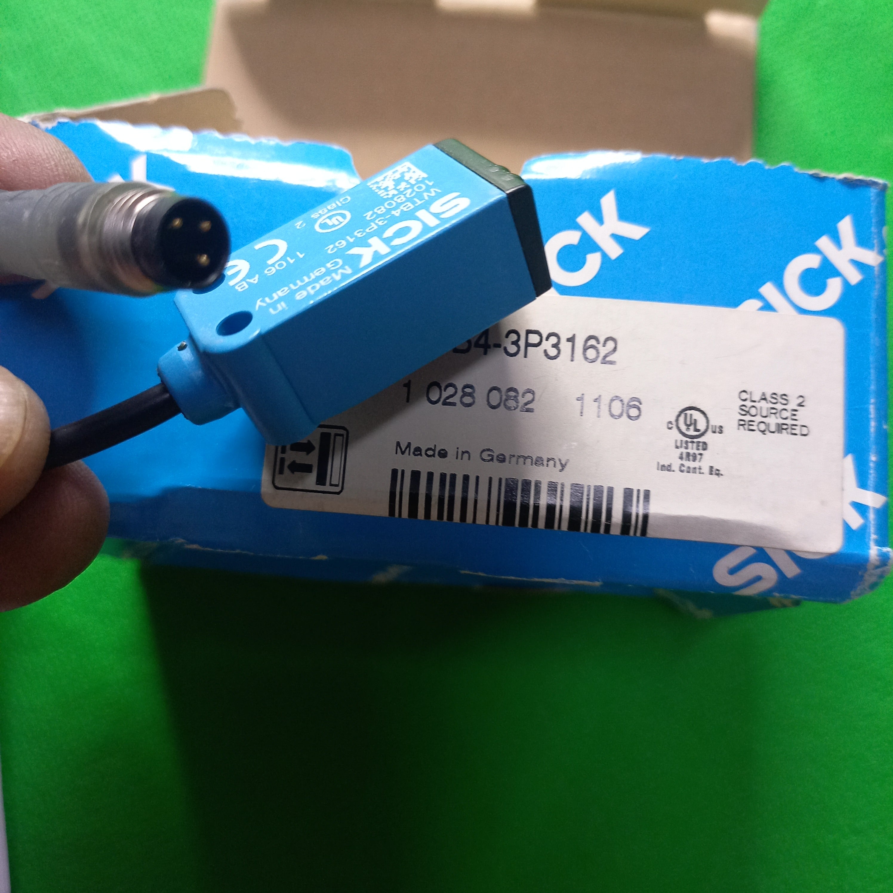 WTB4-3P3162_1028082_1 connector shape