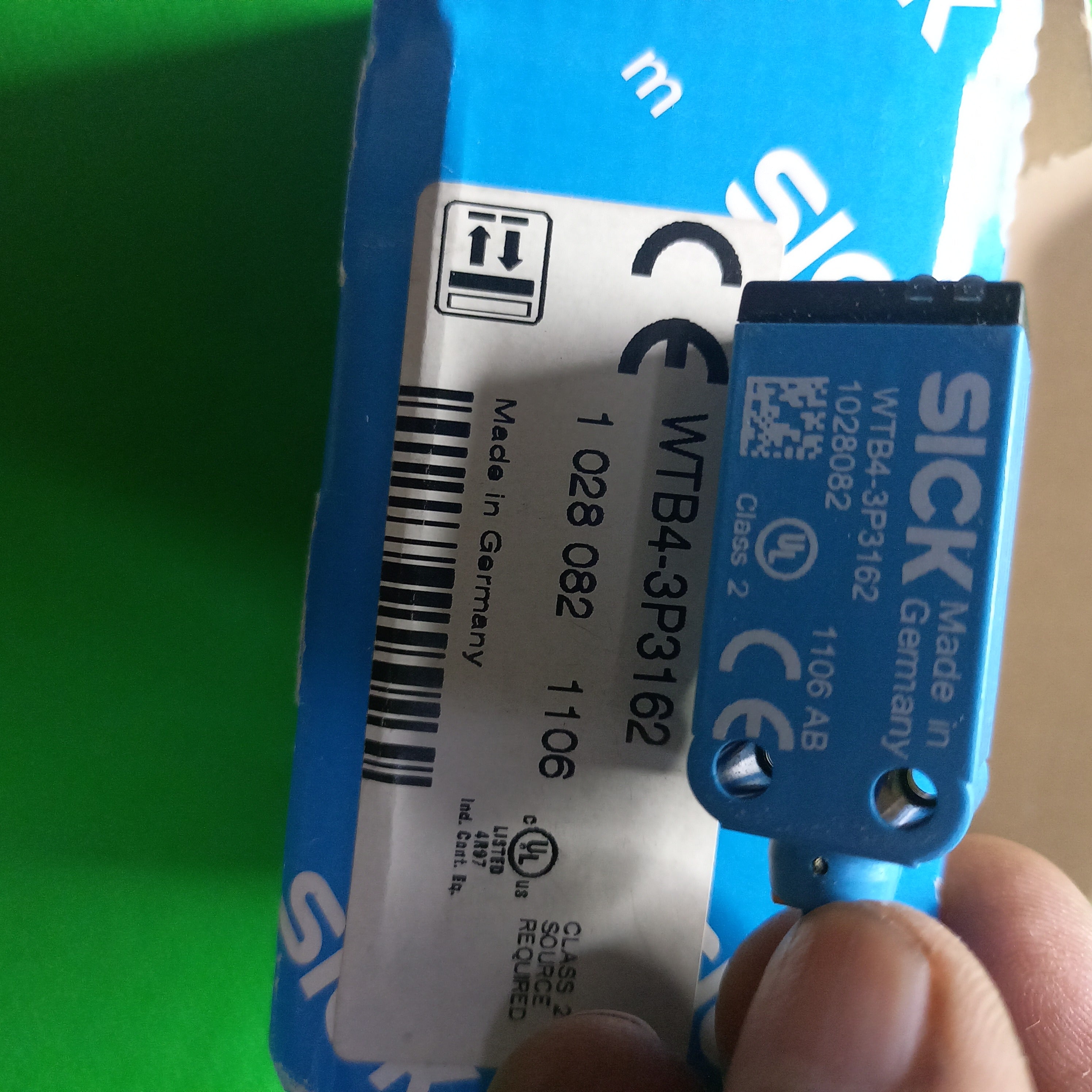 specification sticker side of WTB4-3P3162 1028082