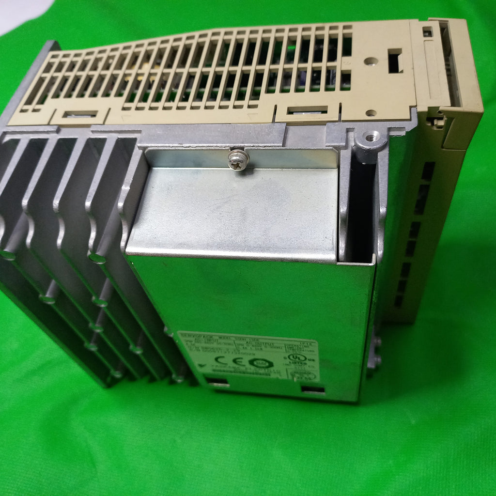 Yaskawa SGDH-15DE version 34A45  
Sigma-II servo drive
15=1.5 kW 
D: 400 V
Model  E: speed, torque, position