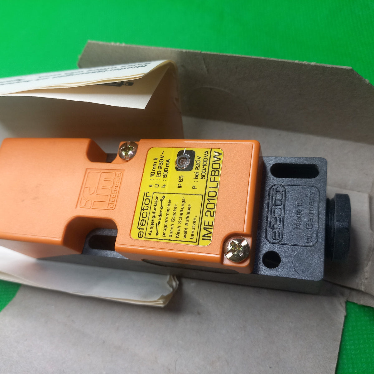 efector IME 2010 LFBOW, NO or NC Programmable 20x40x40 Size, sensign, 10mm, 15mm, 20mm with different mountings connector options