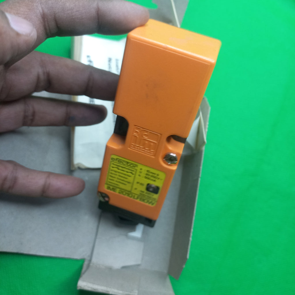 efector IME 2010 LFBOW, NO or NC Programmable 20x40x40 Size, sensign, 10mm, 15mm, 20mm with different mountings