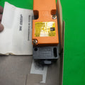 Unboxing of efector IME 2010 LFBOW, NO or NC Programmable
