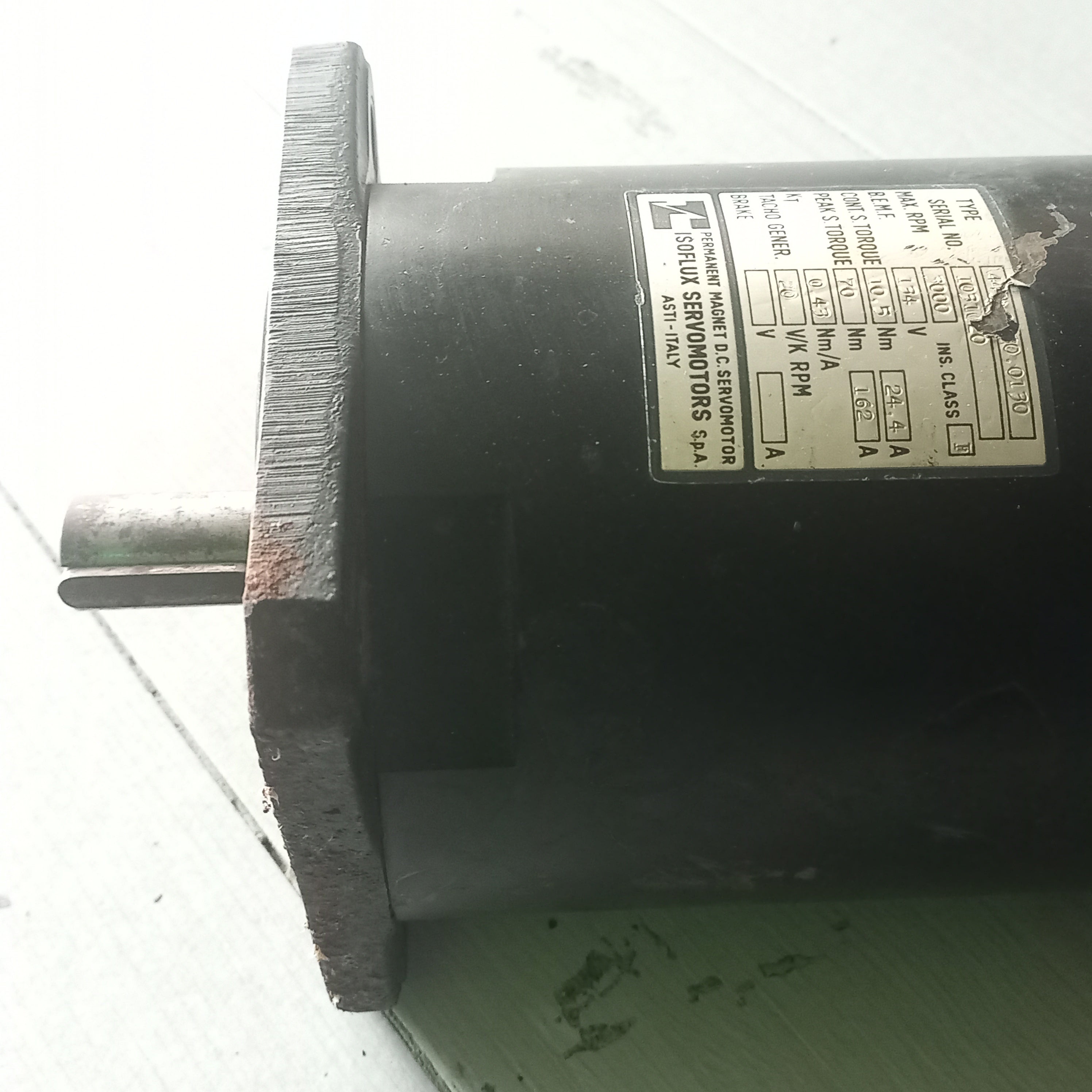 Max rpm 3000 rpm
BEMF : 134V
Const. S. Torque: 10,5Nm
Peak Torque: 70 Nm,
KT0,45NM/A
Tacho gener. 20V/K Rpm
Brake ;: NO brake 
