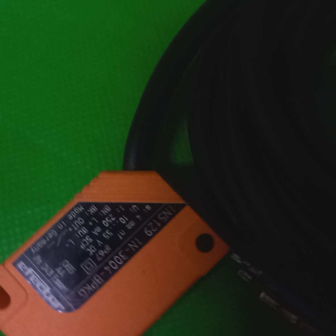 Video of rectangular sensor IN 5129, IN-3004-BPKG,Inductive Sensor,DC, PNP, NO, 4mmsense, NF