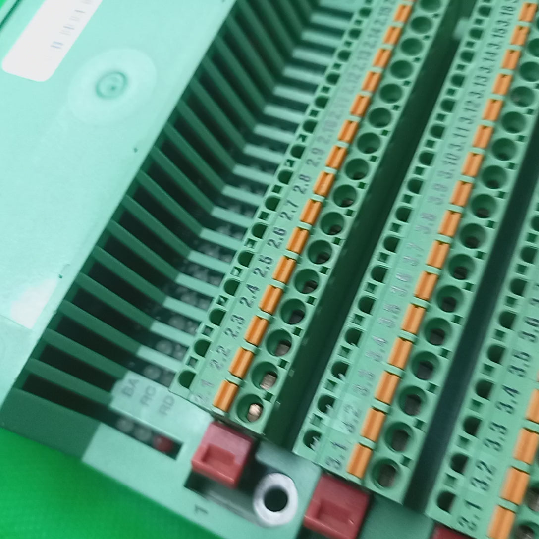 Video IBS RT 24 DO 32-T - I/O module - 2752754 INTERBUS-RT digital output module
&nbsp;32 outputs, 24 V DC, 500 mA, 2-conductor connection technology, IP20 degree of protection, without connector set