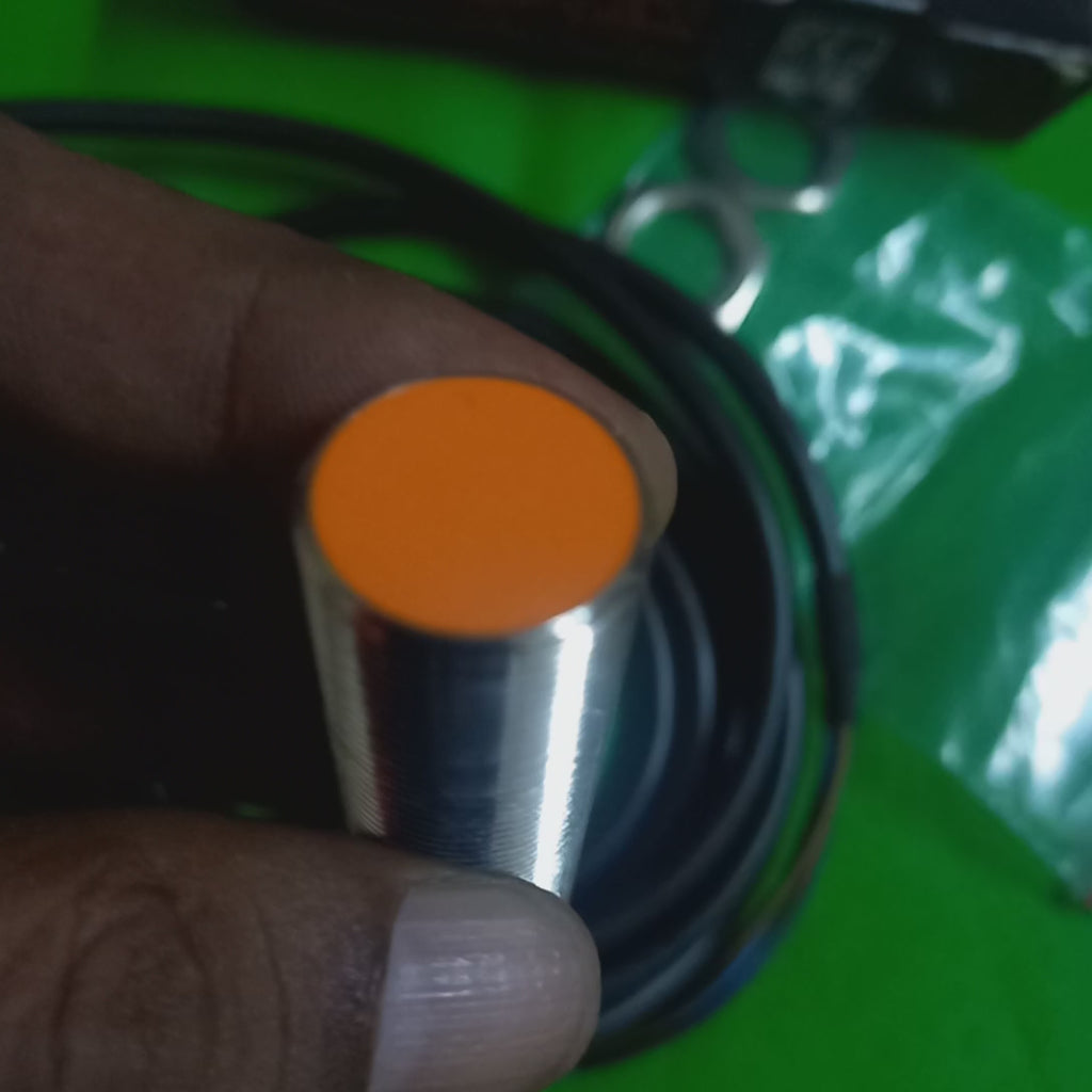 M18 sensor cable 1G5397, 1GA3005-BPKG with 2 m PVC-Cable, PNP, NO, 5mm Range,