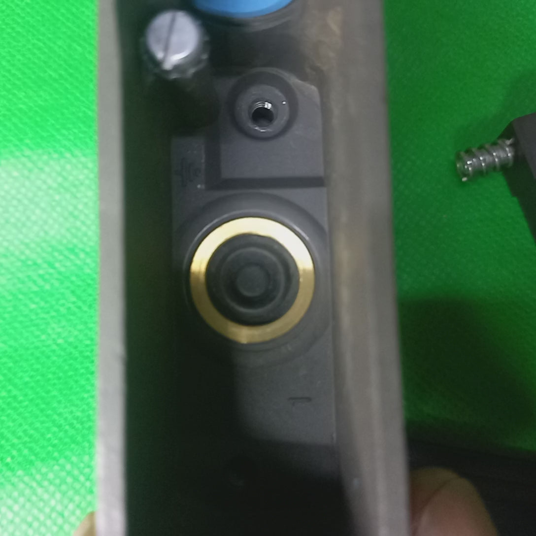 Video of inside contact elemtn used in Balluff BNS0013 _ Mechanical Cam Switches BNS 819-FR-60-101, One Switch position, Roller, One NO and one NC, Dual changeover
