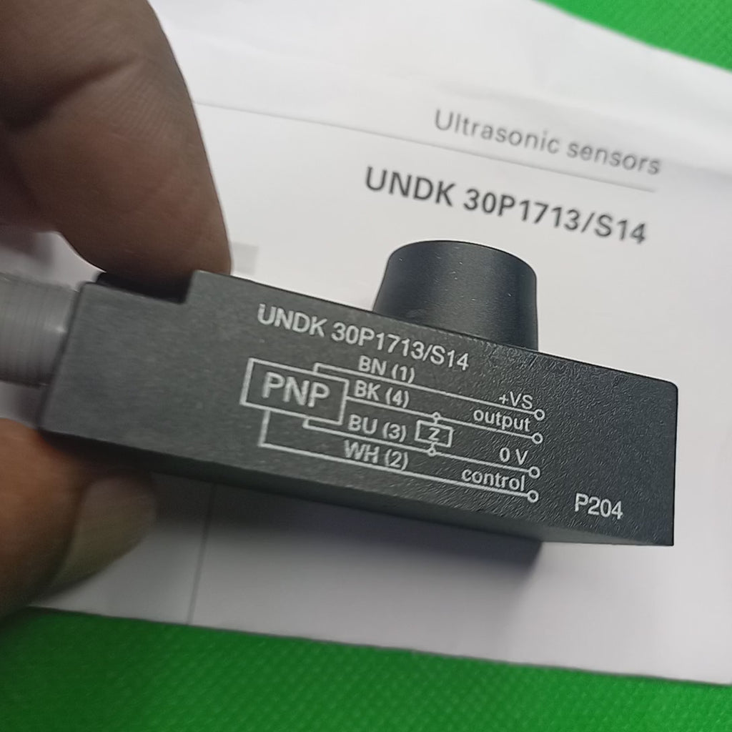 Video of Ultrasonic UNDK30P1713S14 | 10118626 Range 30..250 mm, PNP Closer (NO)