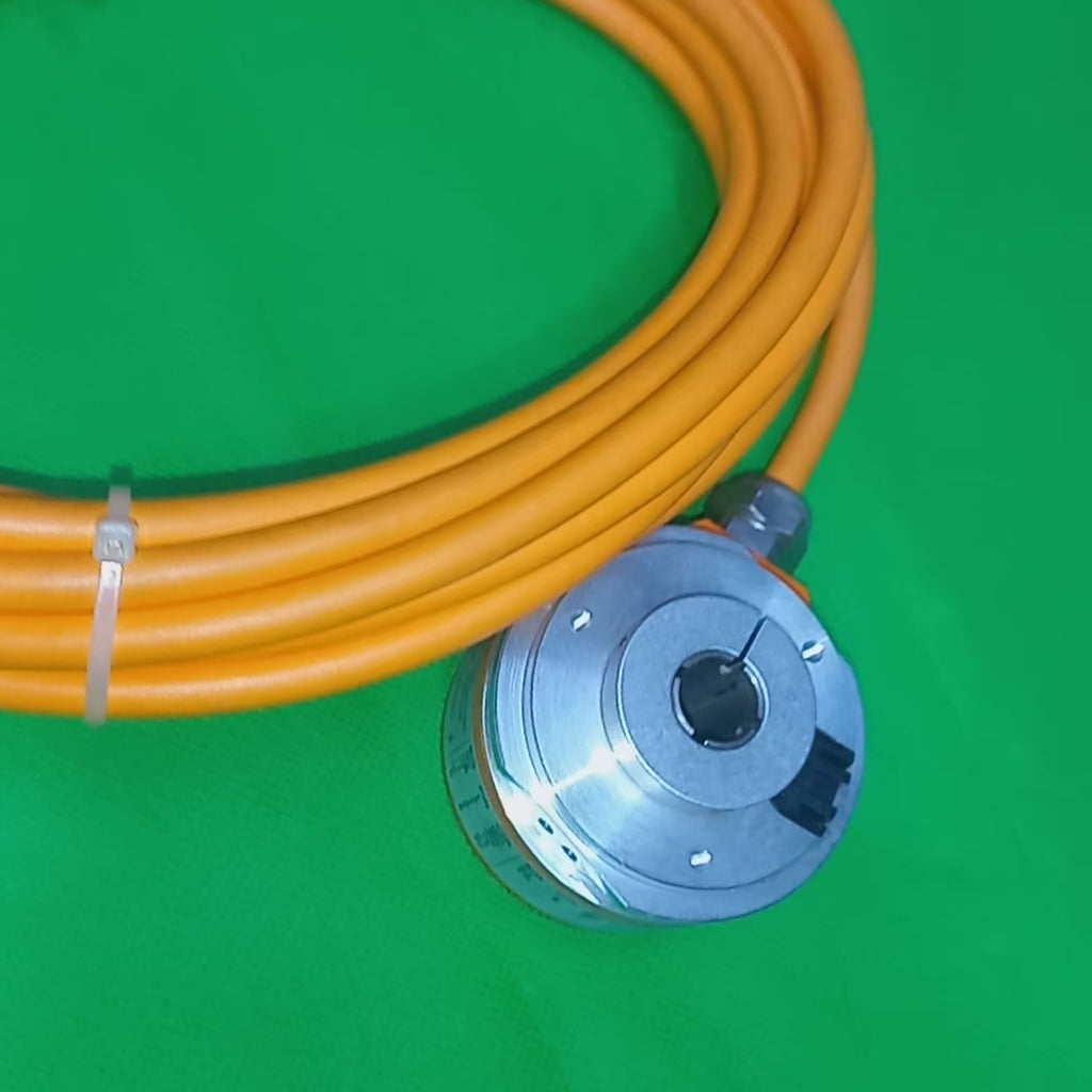 Absolute Singleturn 8.5870 Hollow 12mm encoder, SSI, 12 Bit Gray Code, 4096 (12bit), 5m