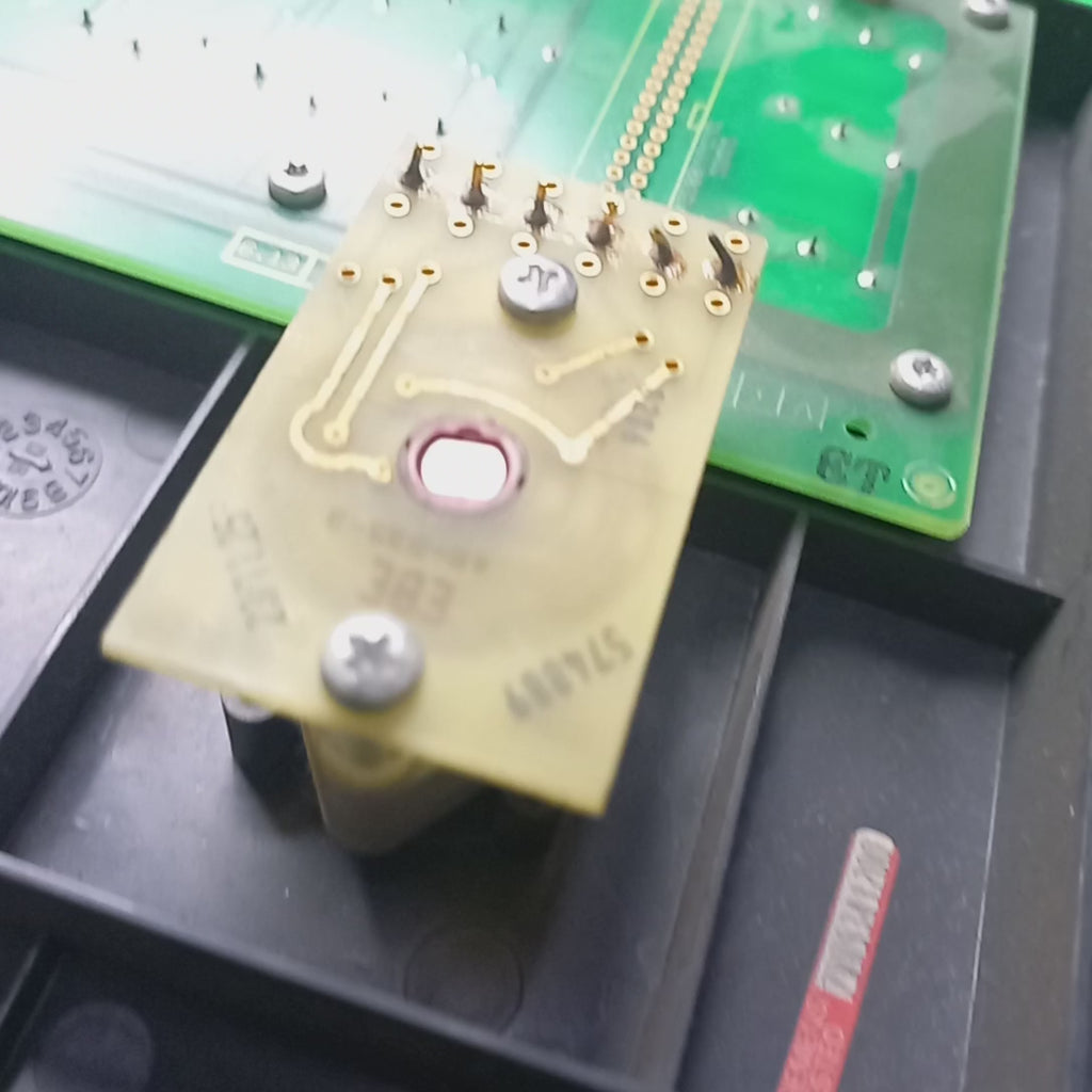 MCP Switches side photo Siemens 6FC5603-0AD00-0AA2 MCP for Sinumerik 892D, Mounted next to display.