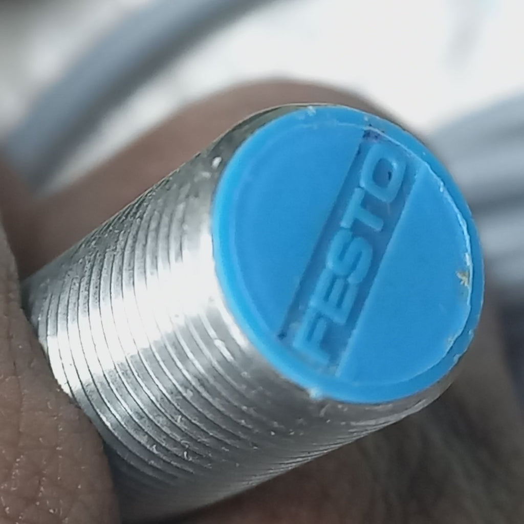 Video Festo 19102  SIE-M12S-PS-K=LED Inductive Proximity , PNP, NO, M12x1, SN=4mm, Flush