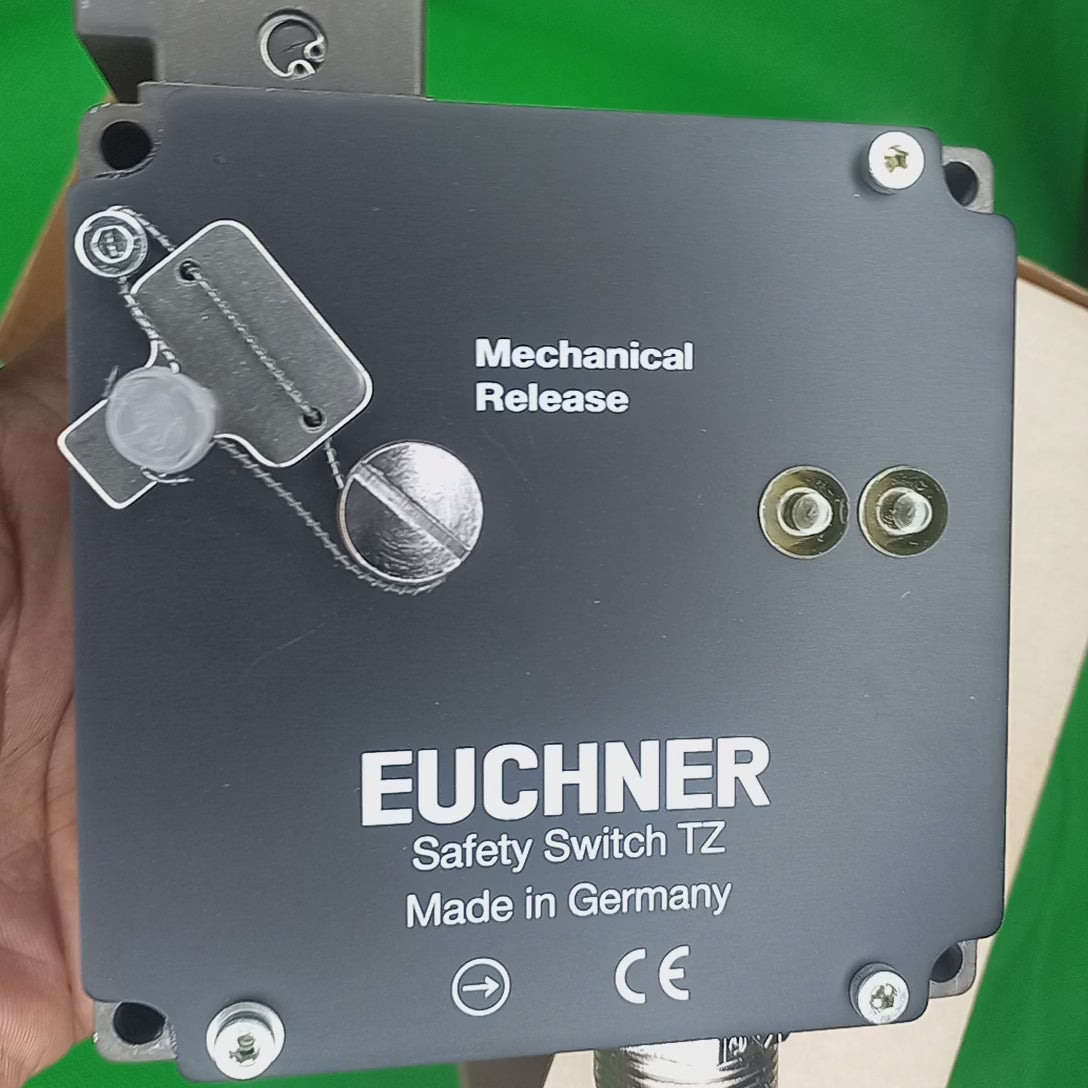 Videwo featuring unoboxing of TZ1LE220SR6 (Order no. 046504)