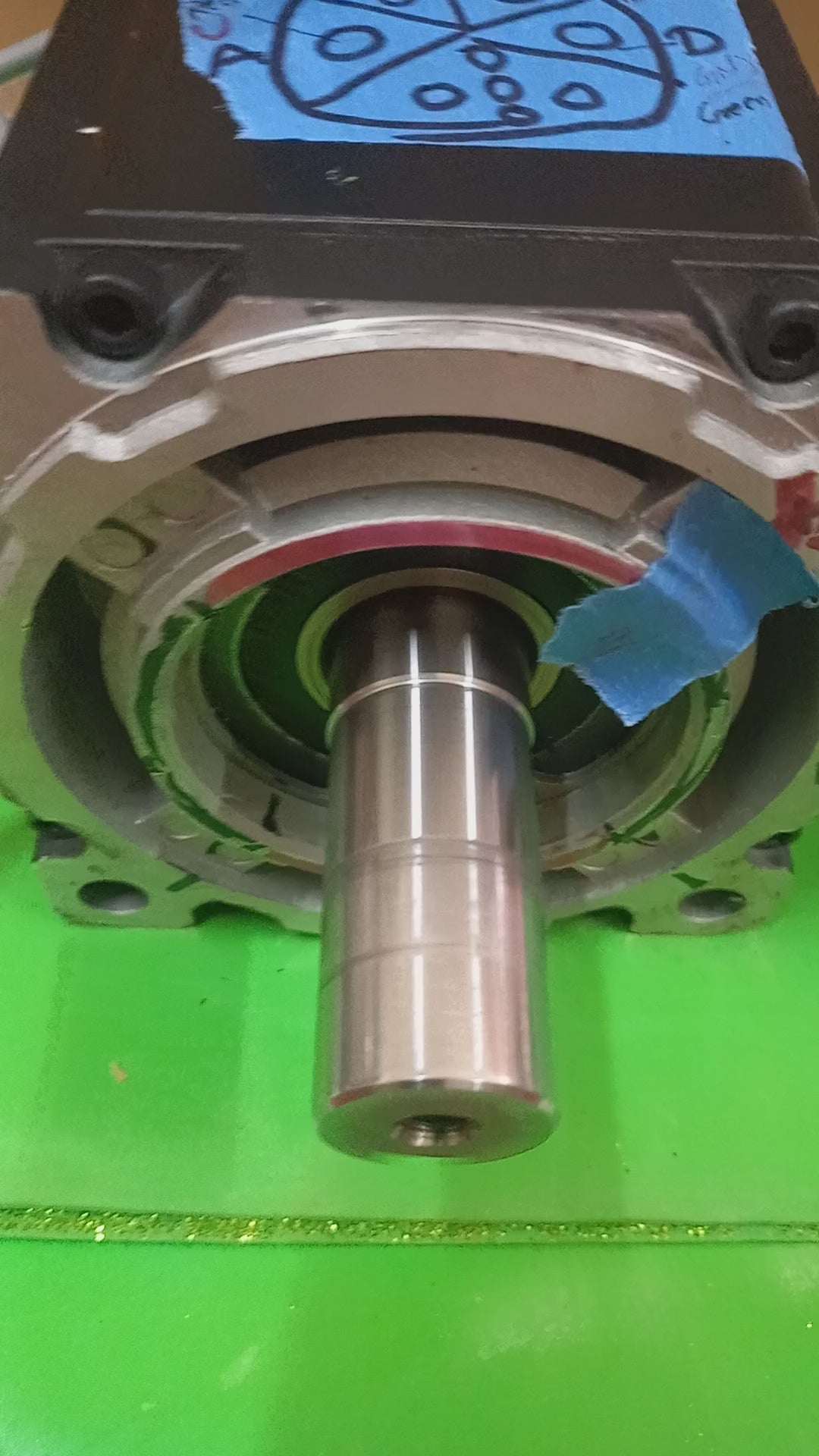 Video run test of  Sick SRS50-HFA0-K21 Encoder+I Get installation-Alignment On AllenBradley MPL-B4530F