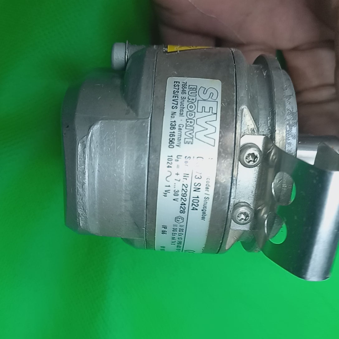 video featureing dimensions and specificaiton sticker of SEW spread shaft sincos encoder ES7s, EV7s
