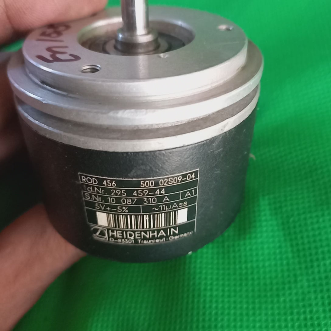 UnBoxing vide of Encoder Clamping flange, 11µAss;
ROD456 500 02S09-04 Id.Nr . 295 459-44 HEIDENHAIN ROD 456 incremental rotary encoderoffers the following features…
6mm diameter shaft
Line counts 500 for this encoder 
11µApp signal