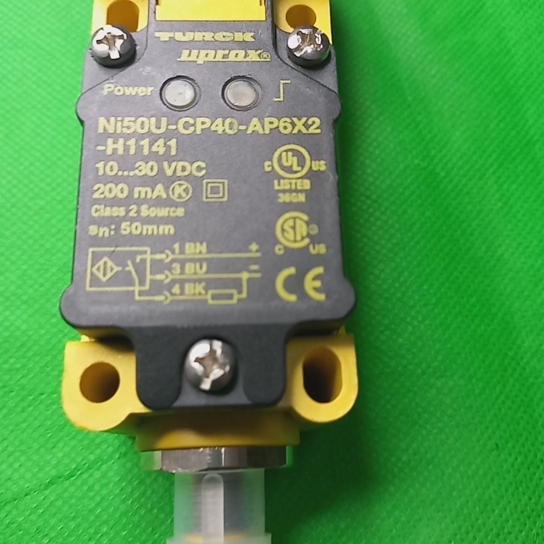 video of  NI50U-CP40-AP6X2-H1141; Rectangular; Height 40mm; DC 3-wire, 10…30 VDC; NO contact, PNP output; M12 x 1 