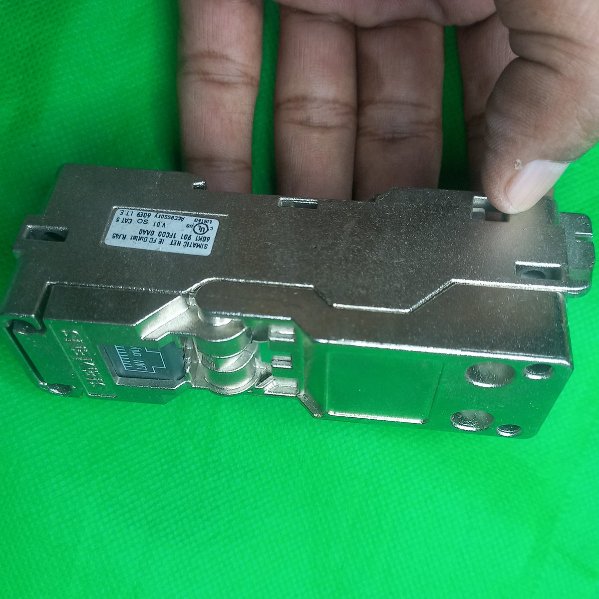 6GK19011FC000AA0
Product
IE FC outlet RJ45 FastConnect outlet RJ45 for connection